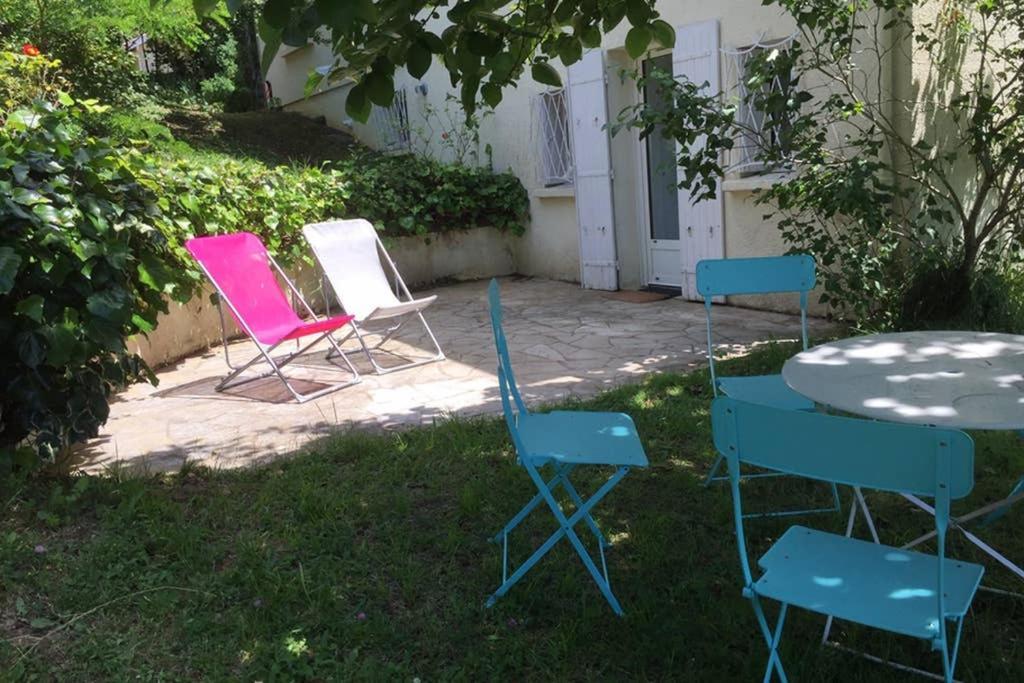 Appartement Avec Vue Panoramique Sur L'Estuaire De La Gironde Plassac  Exteriör bild