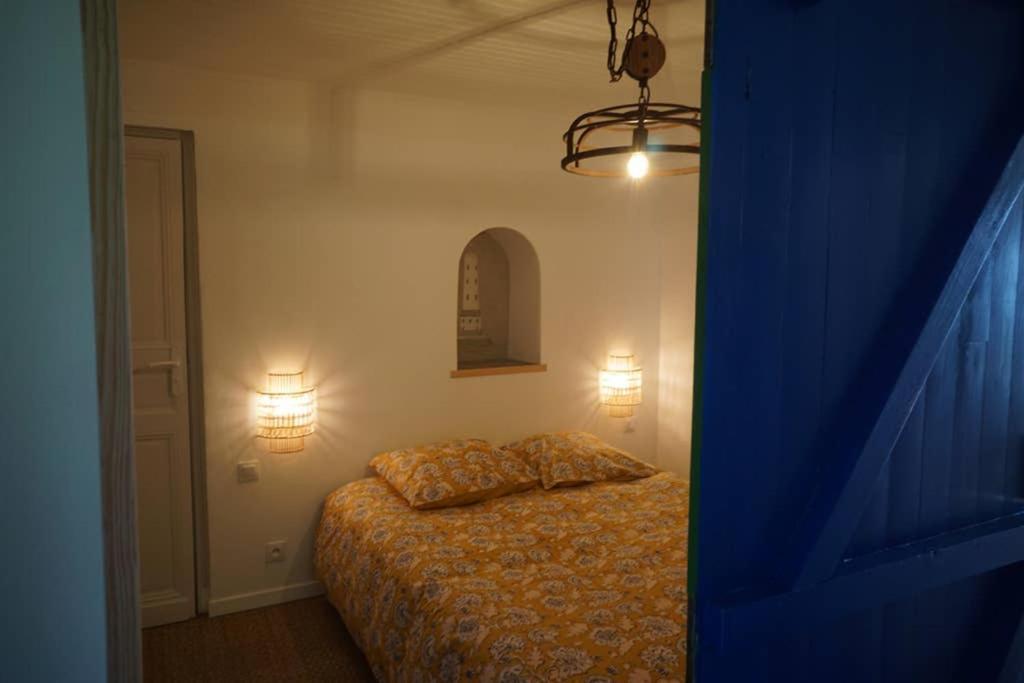 Appartement Avec Vue Panoramique Sur L'Estuaire De La Gironde Plassac  Exteriör bild